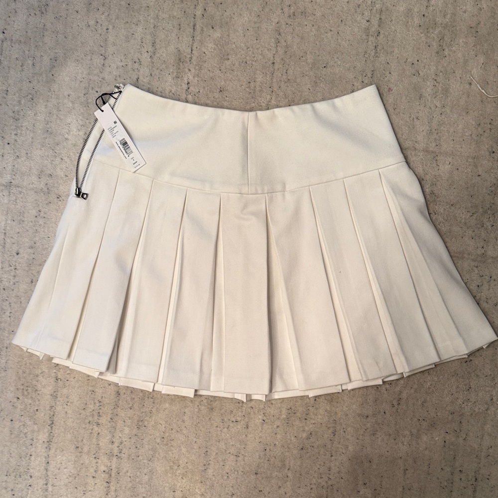 Alice + Olivia White Pleated Mini Skirt